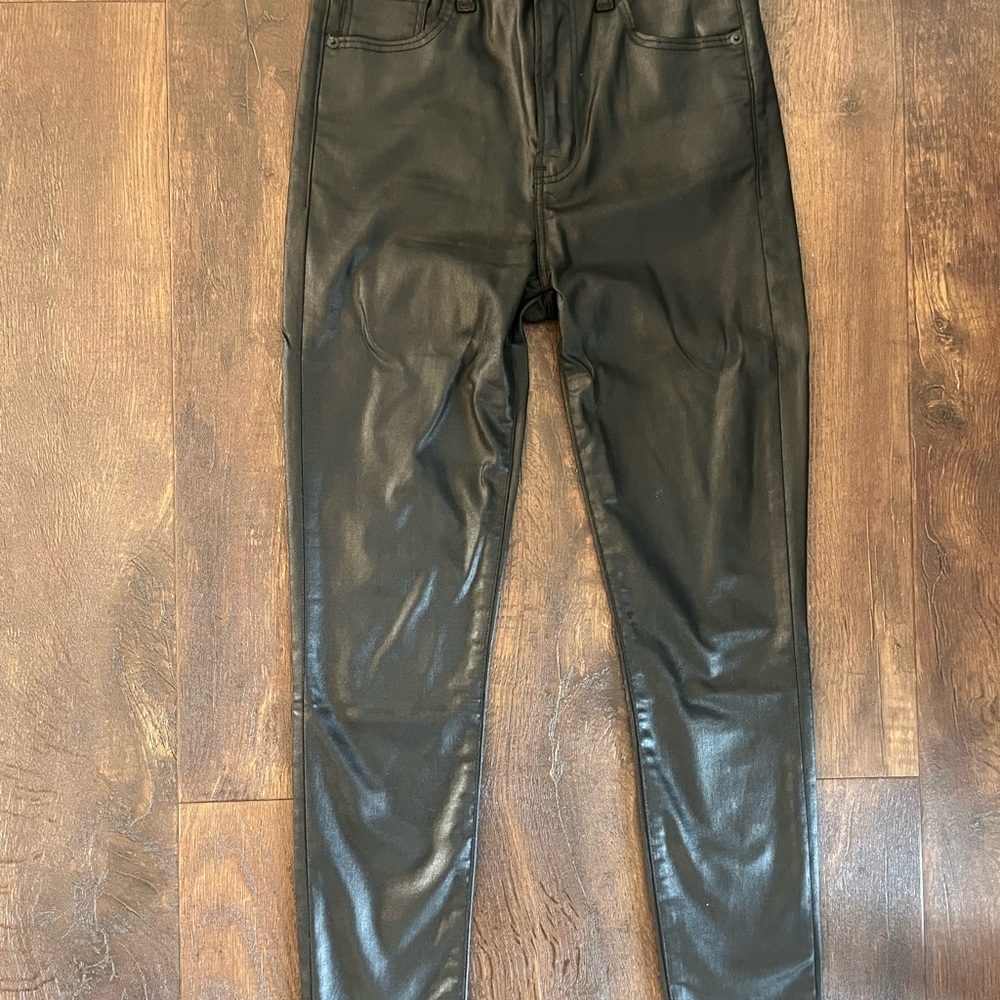 Abercrombie & Fitch Super Shiny Ankle high rise black coated jeans